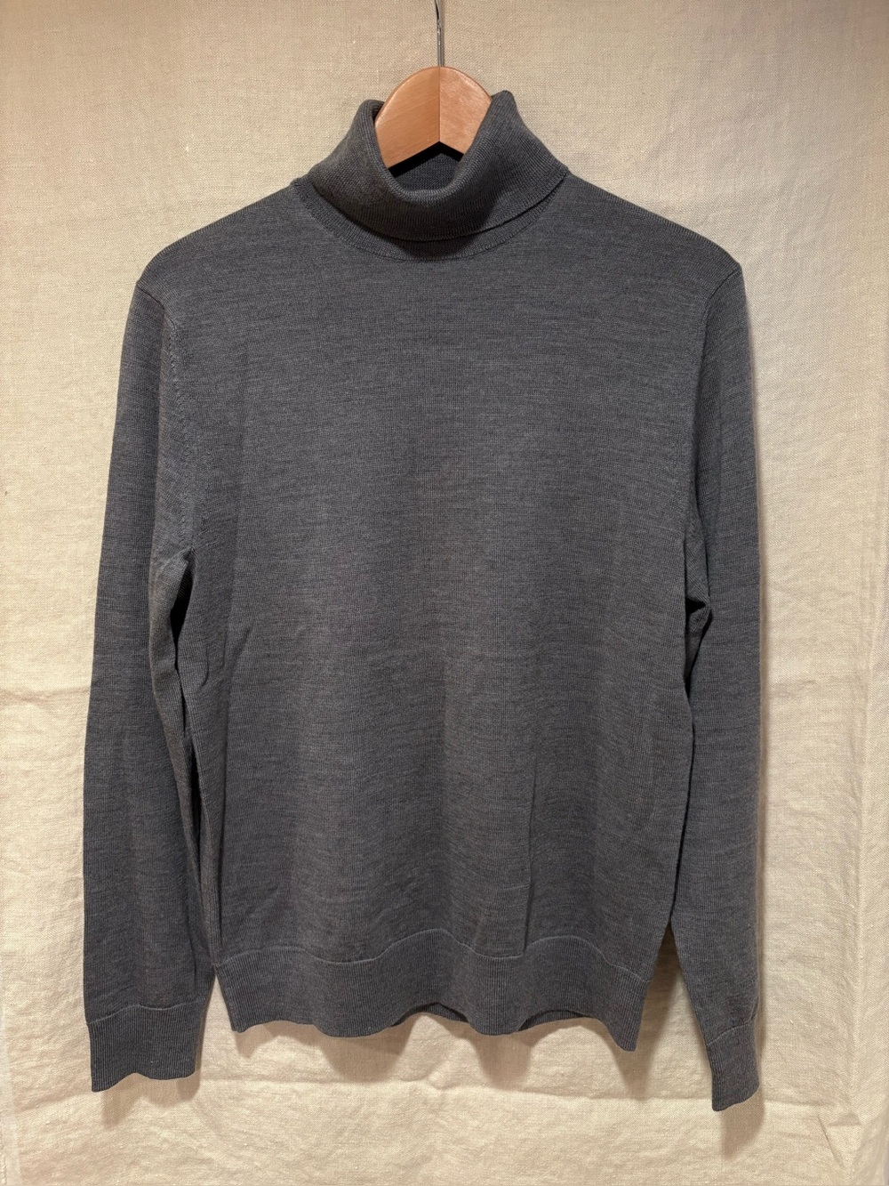 Banana Republic Italian Merino Turtleneck, S